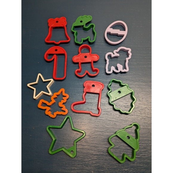 12 Plastic Vintage Cookie Cutter Lot Easter Halloween Christmas - Picture 1 of 7
